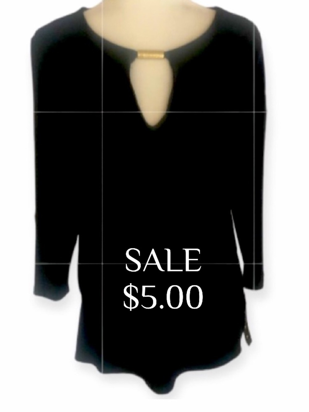 🛑SALE $5.00🛑 Tunic top fashion keyhole design NWT
